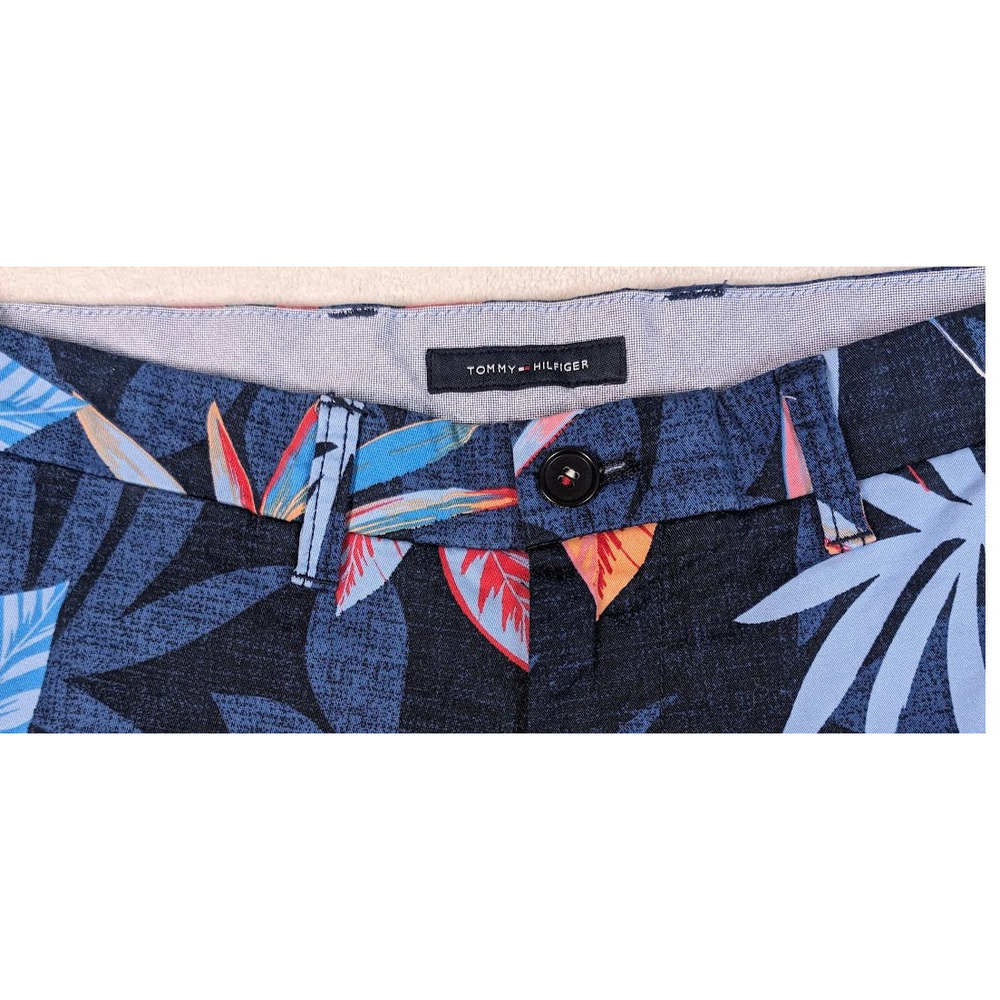 Tommy Hilfiger Blue Tropical Print Men's Shorts - Picture 2 of 8